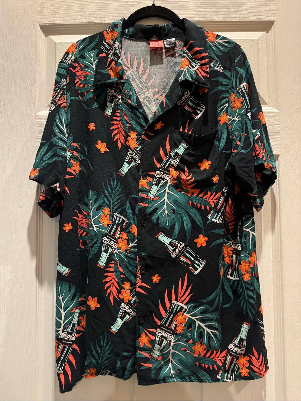 Coca Cola Vintage Black Tropical Hawaiian Print Short-Sleeve Button Shirt Large